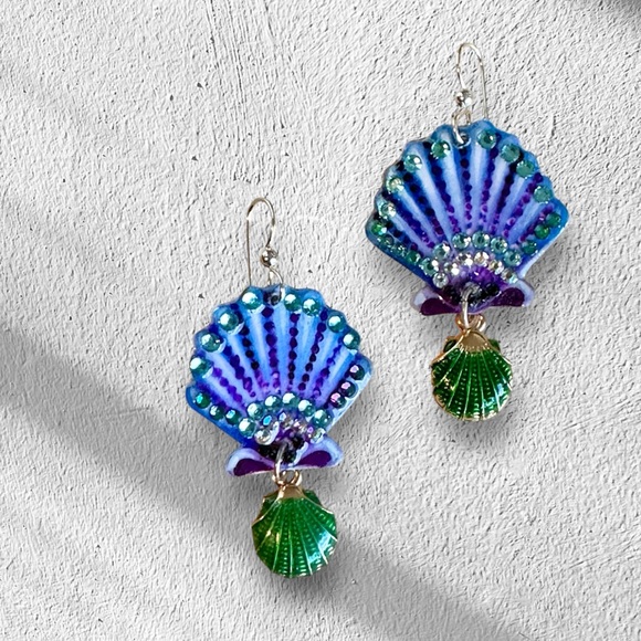 Scallop shell handpainted earrings w crystal and charm sterling wire OOAK - Picture 1 of 6